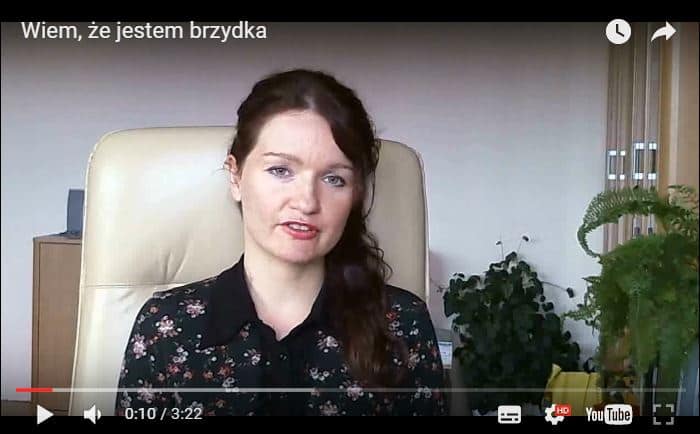 Screen z wideo "Wiem, że jestem brzydka"